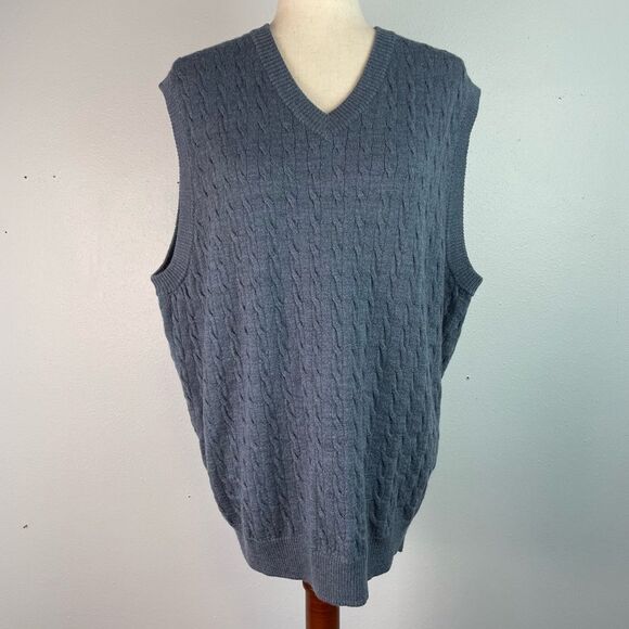 Nordstrom Sleeveless Merino Wool Cable Knit V-Neck Sweater Size M EUC - Picture 1 of 6